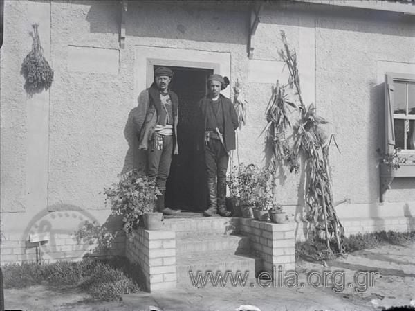 Πρώτη Διεθνής Έκθεσις Θεσσαλονίκης: Πόντιοι. Φωτογράφος: Γεώργιος Βαφιαδάκης (1926)
