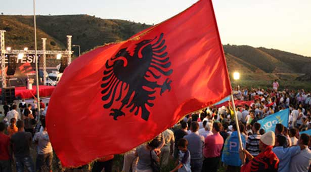 Να μπει το τσαμικό στην διμερή ατζέντα επιμένει η Αλβανία