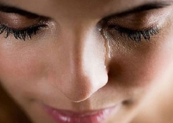 Γιατί πρήζεται το πρόσωπό μας όταν κλαίμε;
