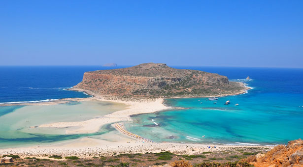Η ελληνική παραλία που έκανε τους τουρίστες να παραληρούν!