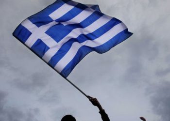 Πόντιοι και Βορειοηπειρώτες ύψωσαν την Ελληνική σημαία