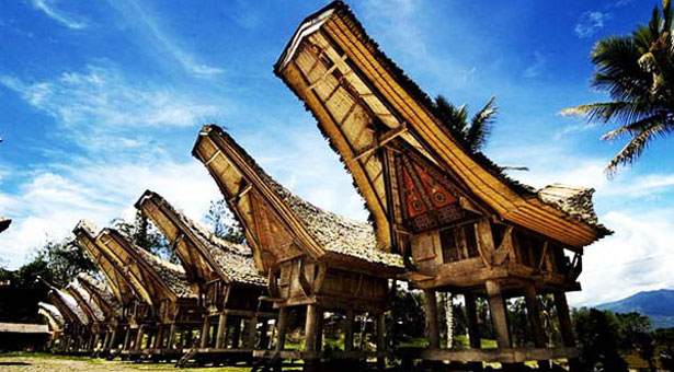 Τα σπίτια πλοία των Ινδονησίων