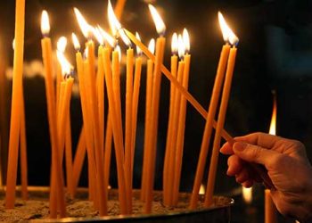 Ιερώνυμος: Παιδάκι έκλεβε κεριά... γιατί δεν είχε ρεύμα