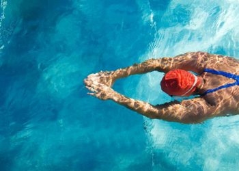 Κολύμπι: γιατί κάνει καλό στην υγεία μας;