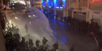 Βίαια επεισόδια στην Κωνσταντινούπολη για τον θάνατο του 15χρονου