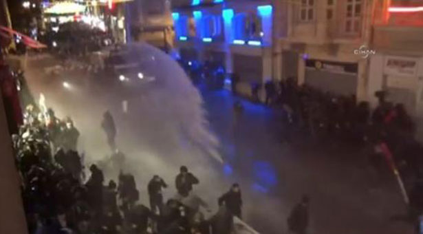 Βίαια επεισόδια στην Κωνσταντινούπολη για τον θάνατο του 15χρονου