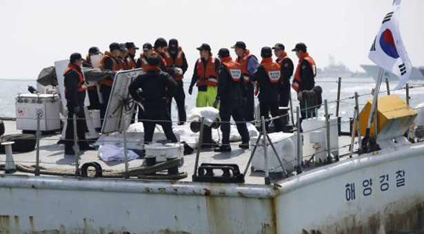 Οι σπαρακτικές προσωπικές ιστορίες των θυμάτων του ναυαγίου στη Νότια Κορέα