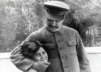 FBI: Δίνει στοιχεία για την κόρη του Στάλιν