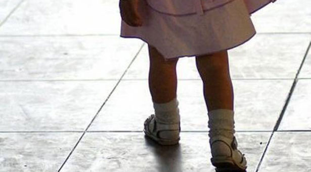 Κρήτη: Ασυνείδητος εγκατέλειψε 3χρονο κοριτσάκι