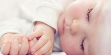 Συγκλονιστικό: Η αγκαλιά της μάνας ανέστησε το μωρό
