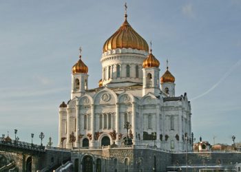 Μαζική κατασκευή εκκλησιών στη Μόσχα. Γιατί;