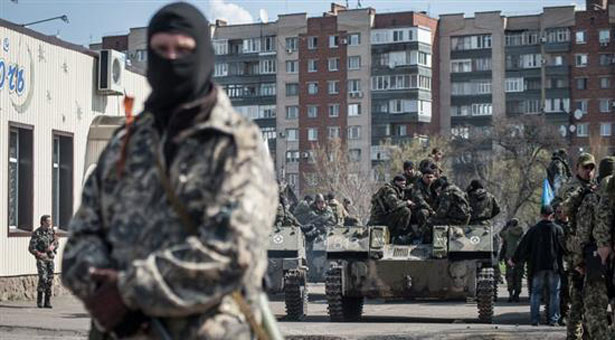 Ουκρανικές δυνάμεις εισβάλουν στο Σλαβιάνσκ - Ξεκίνησαν οι συγκρούσεις