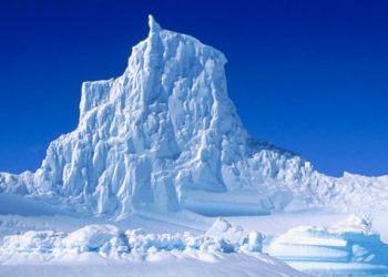 Διαλύεται το μεγαλύτερο παγόβουνο στον κόσμο. Βίντεο