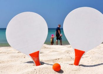 Ασκηση στην παραλία: πόσες θερμίδες χάνουμε με κάθε δραστηριότητα;