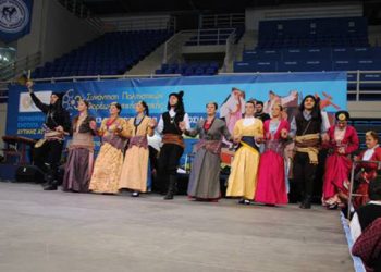 Ποντιακοί χοροί στην έναρξη της 3ης Συνάντησης Πολιτιστικών Φορέων Δυτικής Αττικής