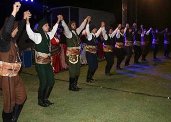 6 Απρ 2013: Ετήσιος χορός του Συλλόγου Ποντίων Πυρρίχιος