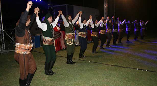 6 Απρ 2013: Ετήσιος χορός του Συλλόγου Ποντίων Πυρρίχιος