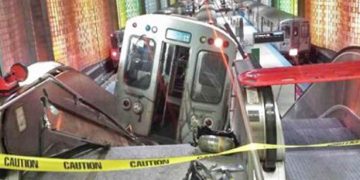 Σικάγο: Τρένο εκτροχιάστηκε και έπεσε πάνω σε κυλιόμενες σκάλες