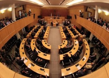 Θρίλερ με την κρίσιμη ψηφοφορία στην Κυπριακή Βουλή