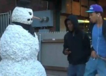 Βίντεο: Όταν ο χιονάνθρωπος ζωντανεύει
