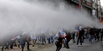 Τουρκία: Δακρυγόνα κατά διαδηλωτών στην Κωνσταντινούπολη