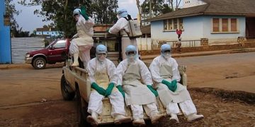 Θερίζει ο ιός Έμπολα στην Αφρική με εκατοντάδες νεκρούς