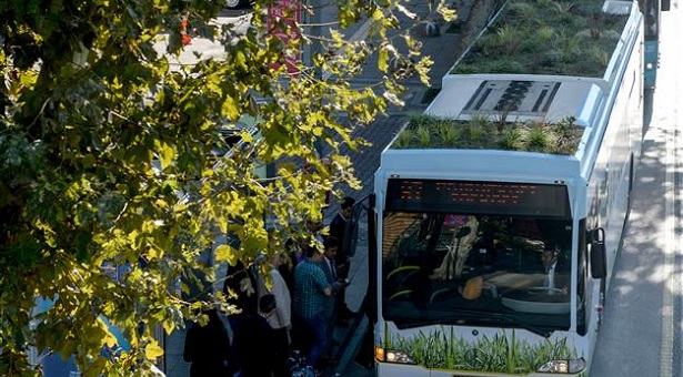 Λεωφορείο με κήπο κυκλοφορεί στην Κωνσταντινούπολη (φωτο)