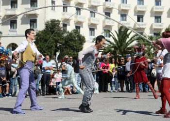 Ακροβάτες από το Cirque du Soleil στη Θεσσαλονίκη (βίντεο-φωτο)
