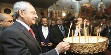 «Κόκκινη κάρτα» από τους Αρμένιους σε Τούρκο πολιτικό ηγέτη