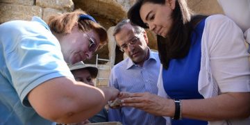 Αμφίπολη: Ξεσπαθώνουν οι αρχαιολόγοι που μιλούν για «κυβερνητικό ριάλιτι»