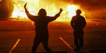 Το Μισούρι καίγεται και η φωτιά εξαπλώνεται σε όλη την Αμερική
