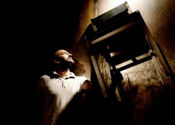 Ο Παύλος Κουρτίδης ντοπάρεται με… λύρα και τη βάζει στο «Τρελόσπιτο»