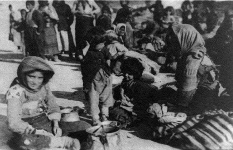 Πρόσφυγες από την Ανατολία στο Χαλέπι της Συρίας, περ. 1915-1916 (πηγή: Βιβλιοθήκη του Κογκρέσου)