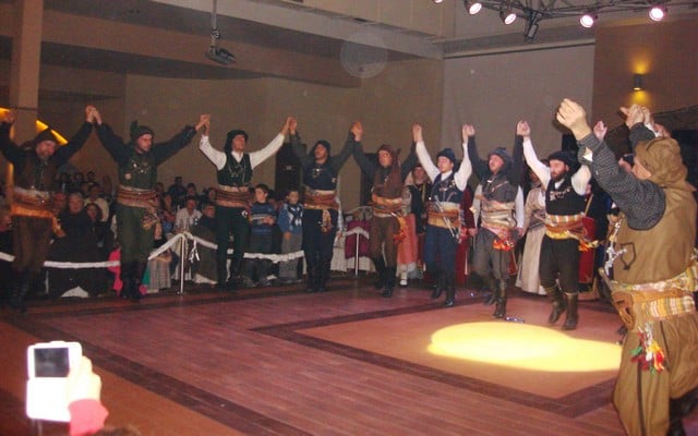 Λύρα και νταούλι οι πρωταγωνιστές στον ετήσιο χορό της Ευξείνου Λέσχης Βέροιας