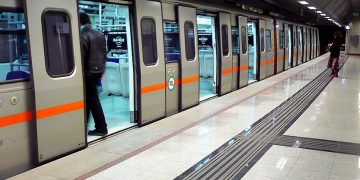 Συνελήφθησαν 3 άτομα για κλοπές σε βάρος επιβατών στο μετρό
