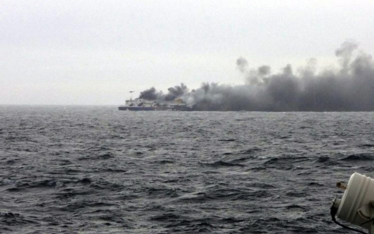 «Νorman Αtlantic»:  Ένας νεκρός - περίπου 150 οι παραμένοντες στο πλοίο