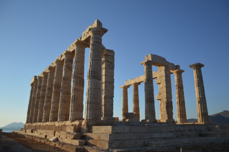 Более 20 миллионов туристов посетили Грецию в 2014 году
