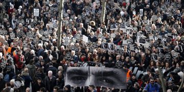 Χιλιάδες Αρμένιοι και Τούρκοι διαδήλωσαν στη μνήμη του Χραντ Ντινκ