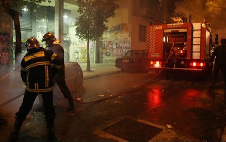 ΕΚΤΑΚΤΟ- Πυρκαγιά σε καφετέρια στο Μοναστηράκι