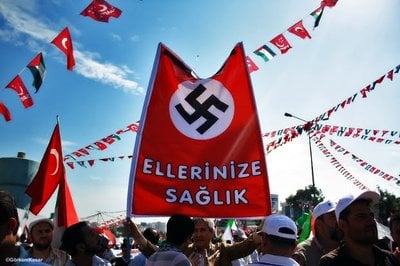 Τουρκοναζί στην Αθήνα σε προκλητική εκδήλωση κατάργησης νόμου που ψήφισε η Βουλή των Ελλήνων
