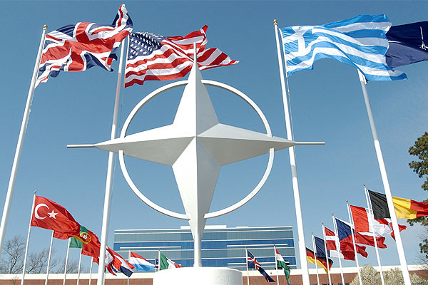 В Европе обеспокоены возможным выходом Греции из НАТО