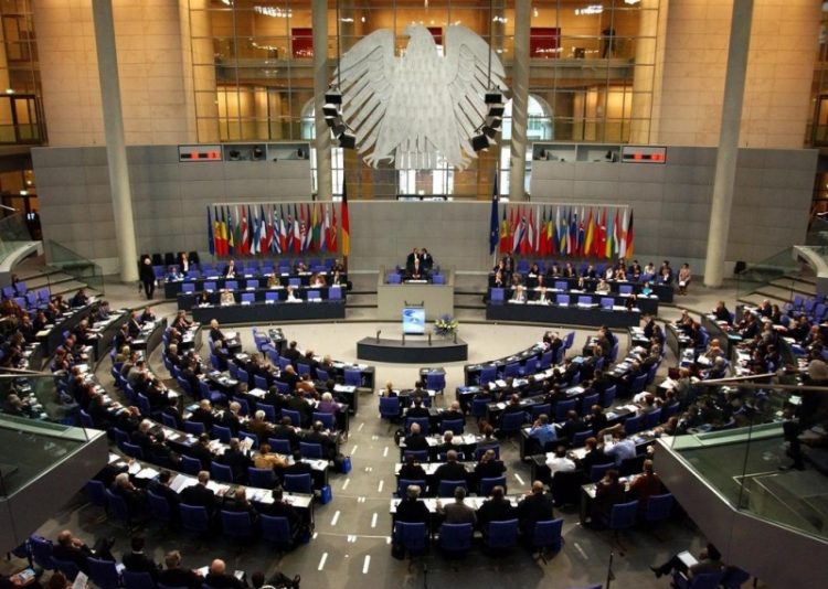 Εκπρόσωπος της γερμανικής κυβέρνησης κλείνει «παράθυρο» της Bundestag για τις πολεμικές αποζημιώσεις