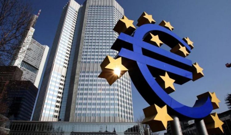 Европейский Центральный Банк перестал принимать в залог греческие облигации