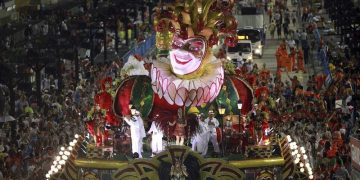 Ξέφρενοι ρυθμοί στο καρναβάλι του Ρίο ντε Τζανέιρο