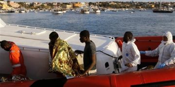 Ιταλία: Επιχείρηση διάσωσης 1.000 προσφύγων ανοικτά της Λιβύης