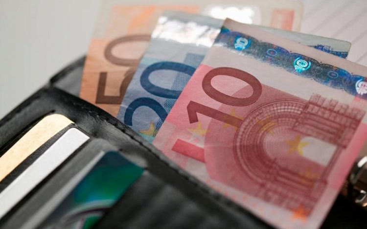 Ισπανία: Ανεβαίνει στα 858 ευρώ ο κατώτατος μισθός το 2018