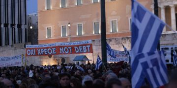 Многотысячные митинги в поддержку греческого правительства