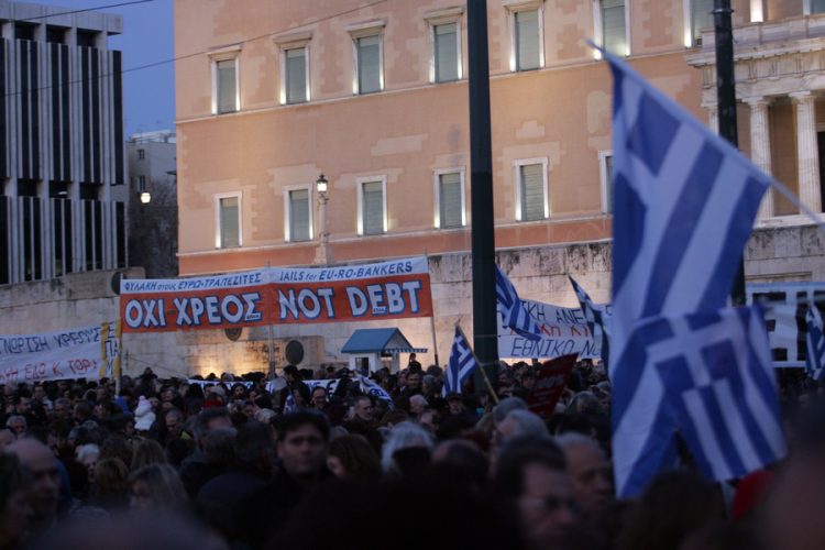 Многотысячные митинги в поддержку греческого правительства