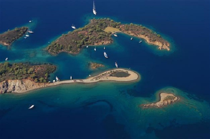 Νοικιάζει παραλίες του Αιγαίου η Τουρκία