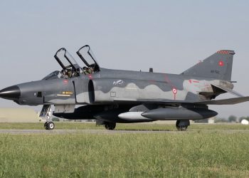 Η Τουρκία αποσύρει ένα μέρος του στόλου των μαχητικών F-4